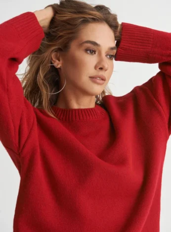 светр червоний