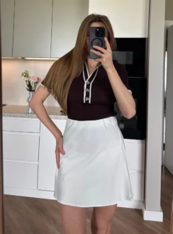 Коротка спідниця з сатину — білий