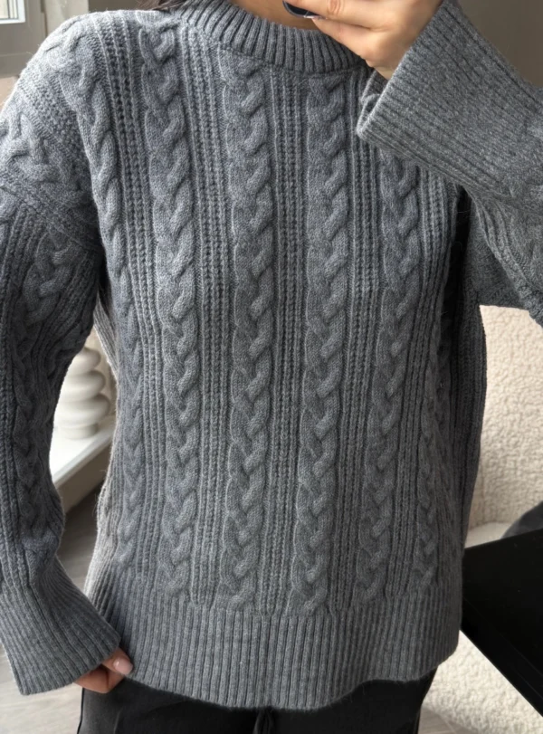 Базовий светр в косичку — сірий - Зображення 2