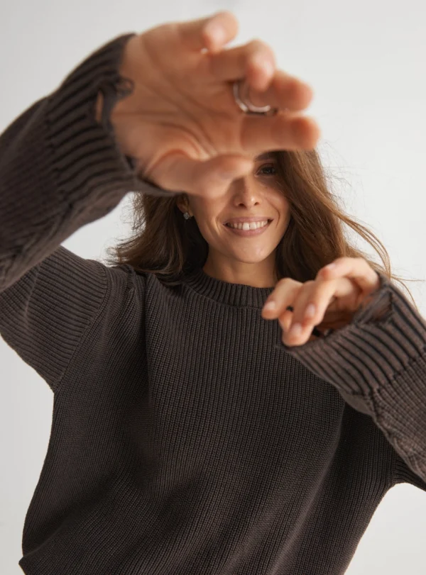 Светр із вареної бавовни — коричневий - Зображення 2