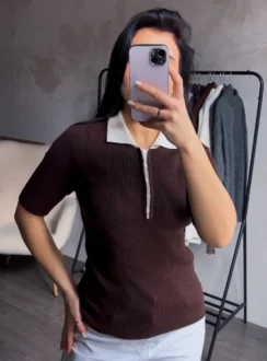 Поло з білим коміром — коричневий