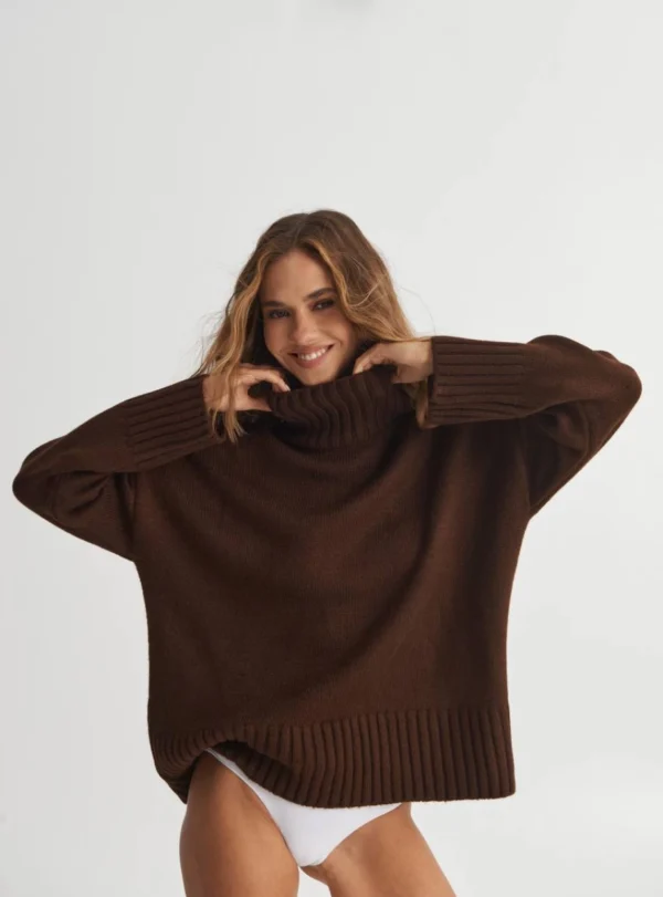 Светр з горлом 70% бавовни — коричневий