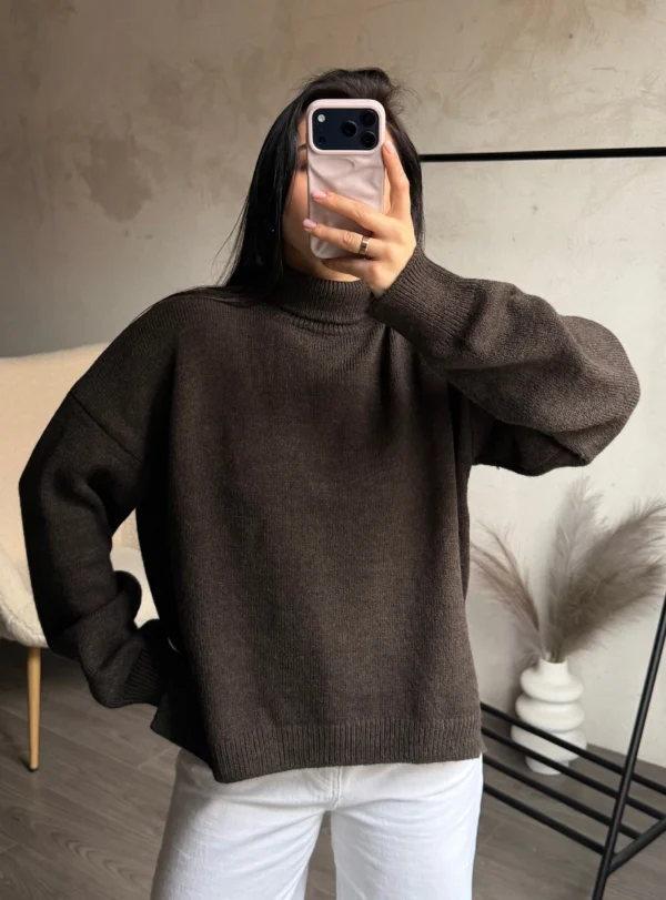 Базовий гольф (Светр з горловиною) — коричневий