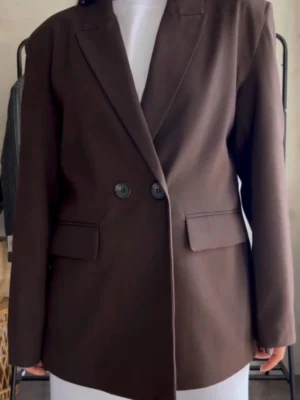 Базовий жакет – коричневий