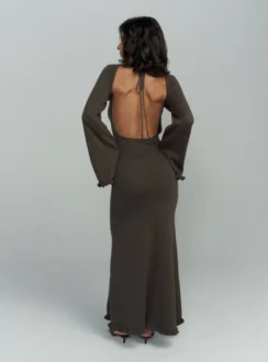 Cукня максі з відкритою спинкою – коричневий