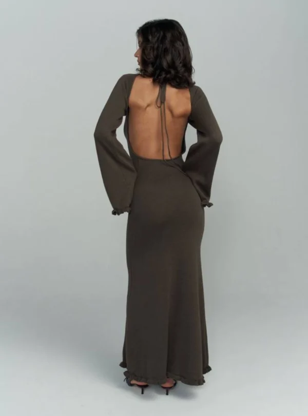 8855854о Cукня максі з відкритою спинкою – коричневий