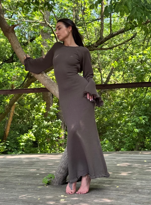 Cукня максі з відкритою спинкою – коричневий - Image 3