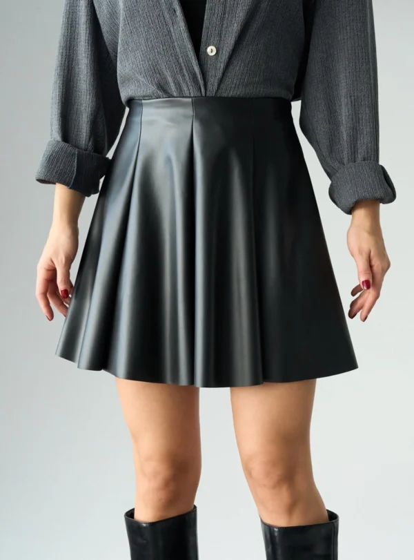 Шкіряна (кльош) спідниця — чорний