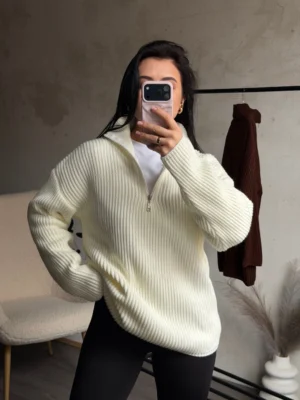 Пуловер подовжений на короткій застібці — молочний