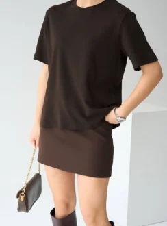 Футболка — коричневий