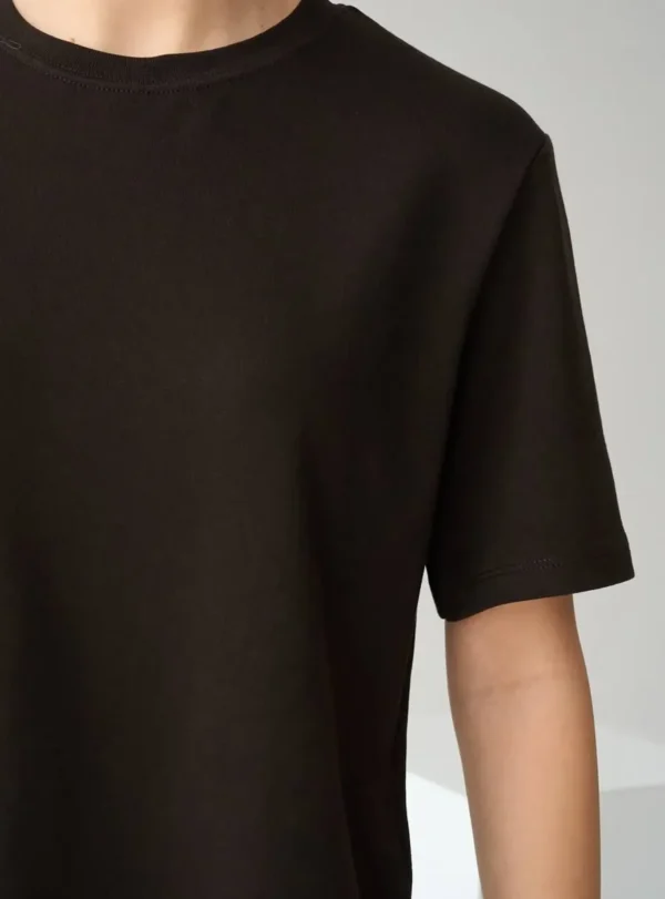 Футболка — коричневий