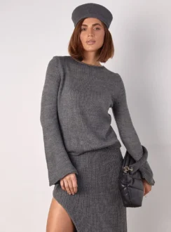 Костюм: довга спідниця + светр — сірий