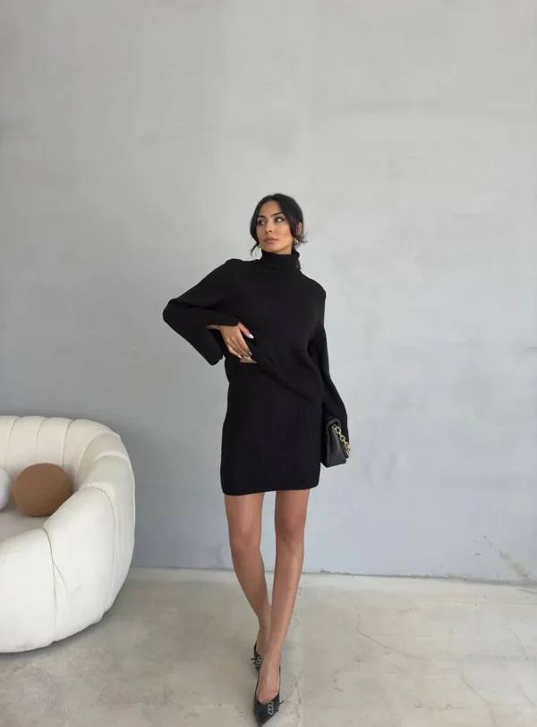 Костюм: коротка спідниця +гольф — чорний