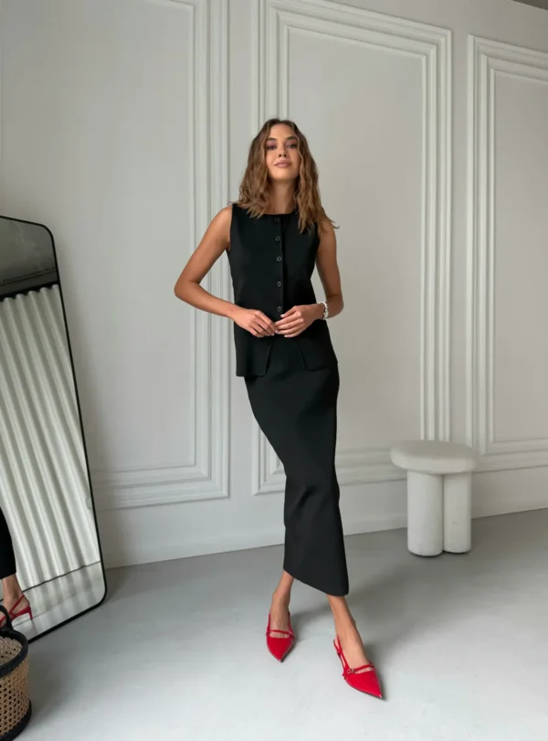 Костюм: жилет + спідниця — чорний