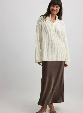 Пуловер подовжений на короткій застібці — молочний