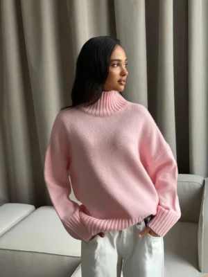 светр рожевий з горлом