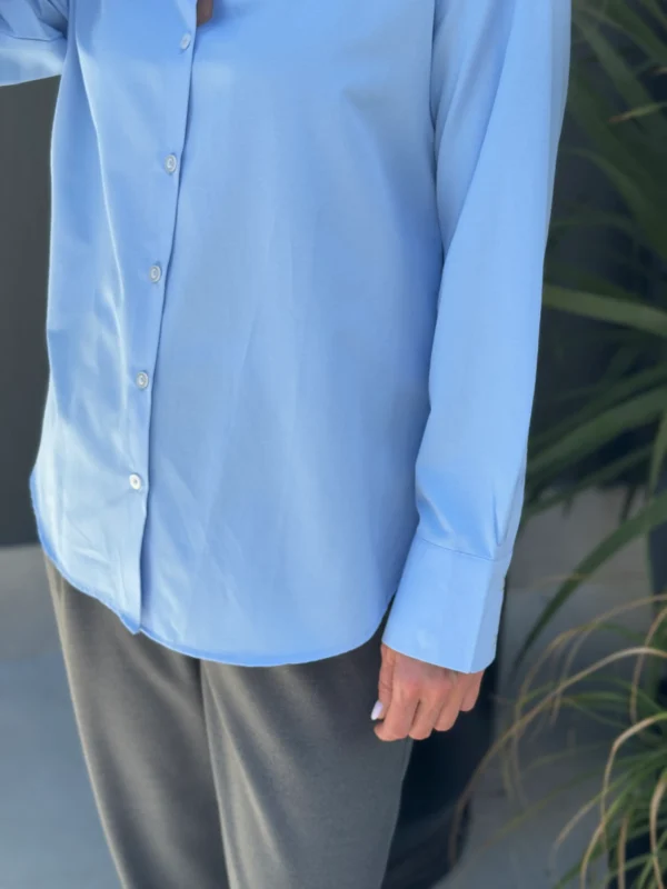 Сорочка однотонна — блакитна