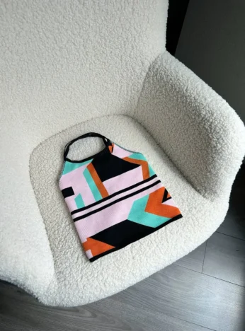 Топ на завязках — чорний