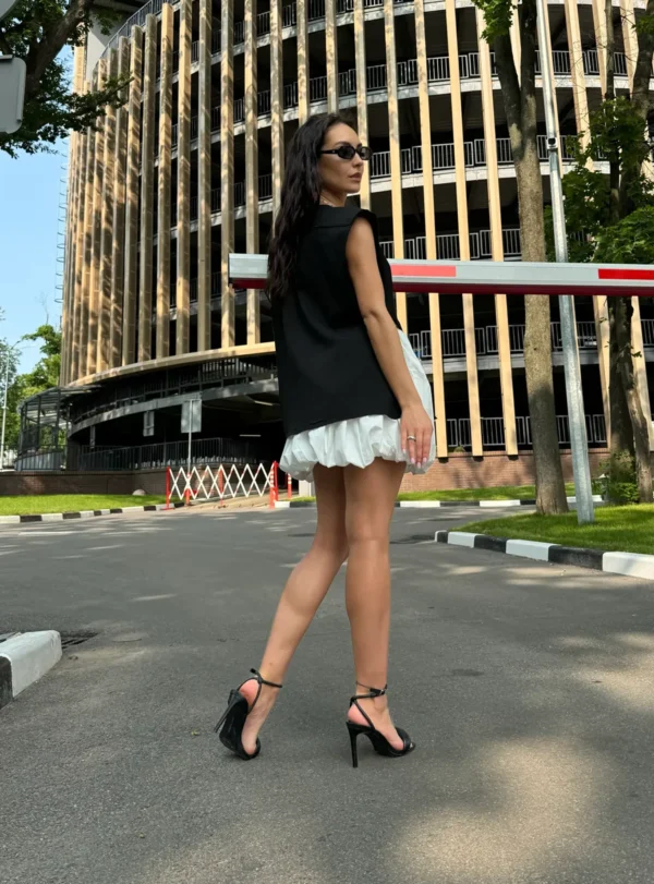 Жилет з розрізом класичний — чорний