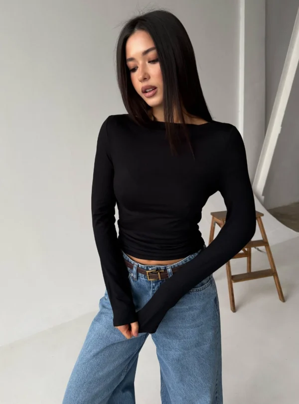 Elegant long dress with a straight neckline - black