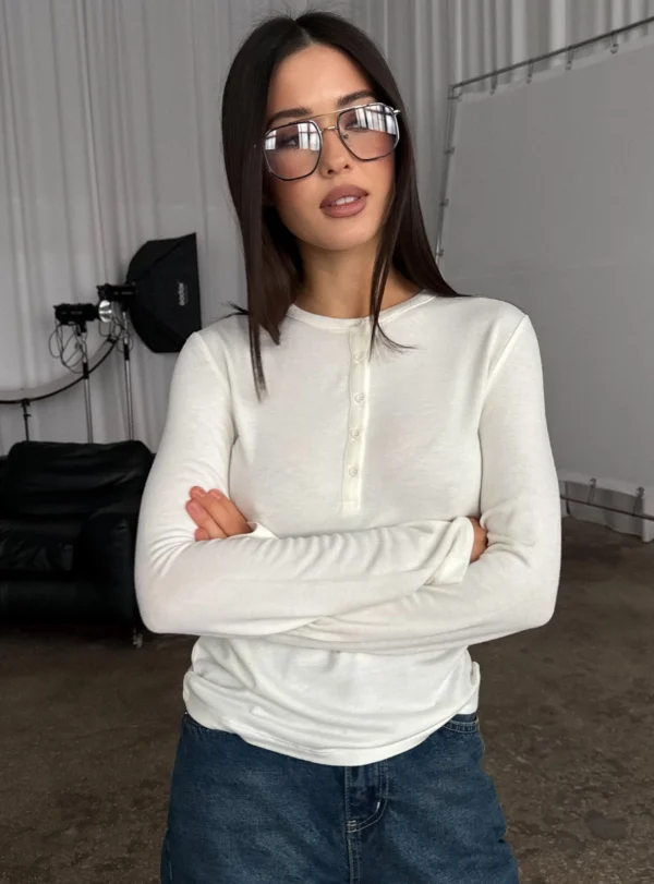 Базовий лонг з ґудзиками - молочний - Image 4