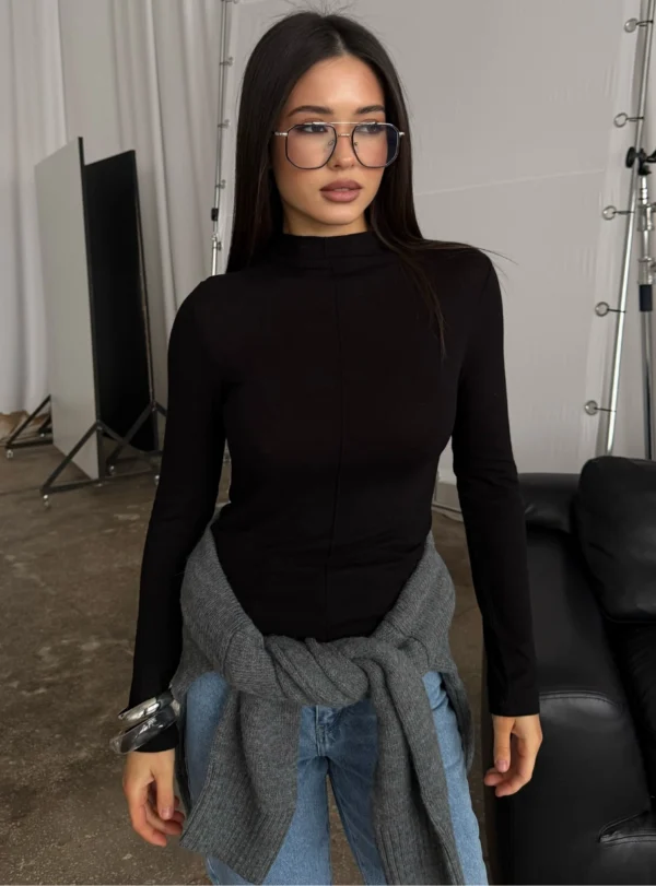 Лонг з горловиною та рубчиком по центру - чорний - Image 2