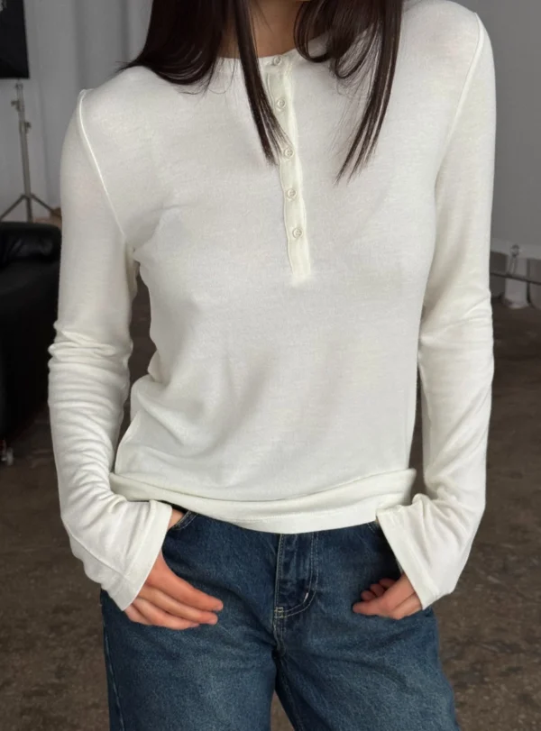 Basic long with buttons - milky